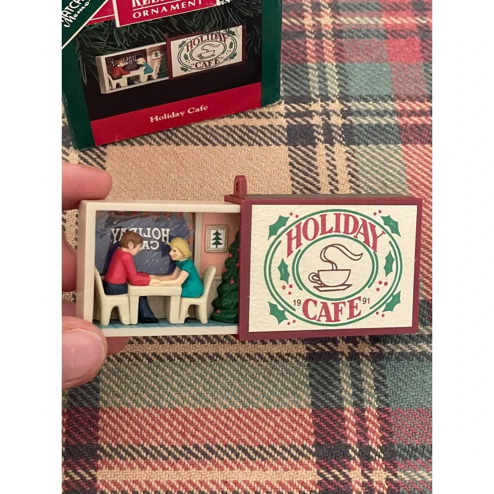 Hallmark Ornament Holiday Cafe‎ 1991 Matchbox Memories Red Green Excellent Boxed